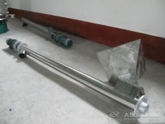 <b>不鏽鋼管式（shì）螺旋輸送機的特點</b>